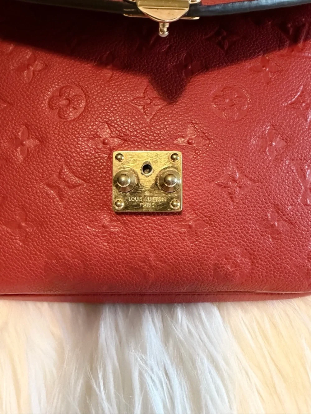 Louis Vuitton Red Empreinte Pochette Métis Satchel with Gold Hardware - Picture 13 of 17